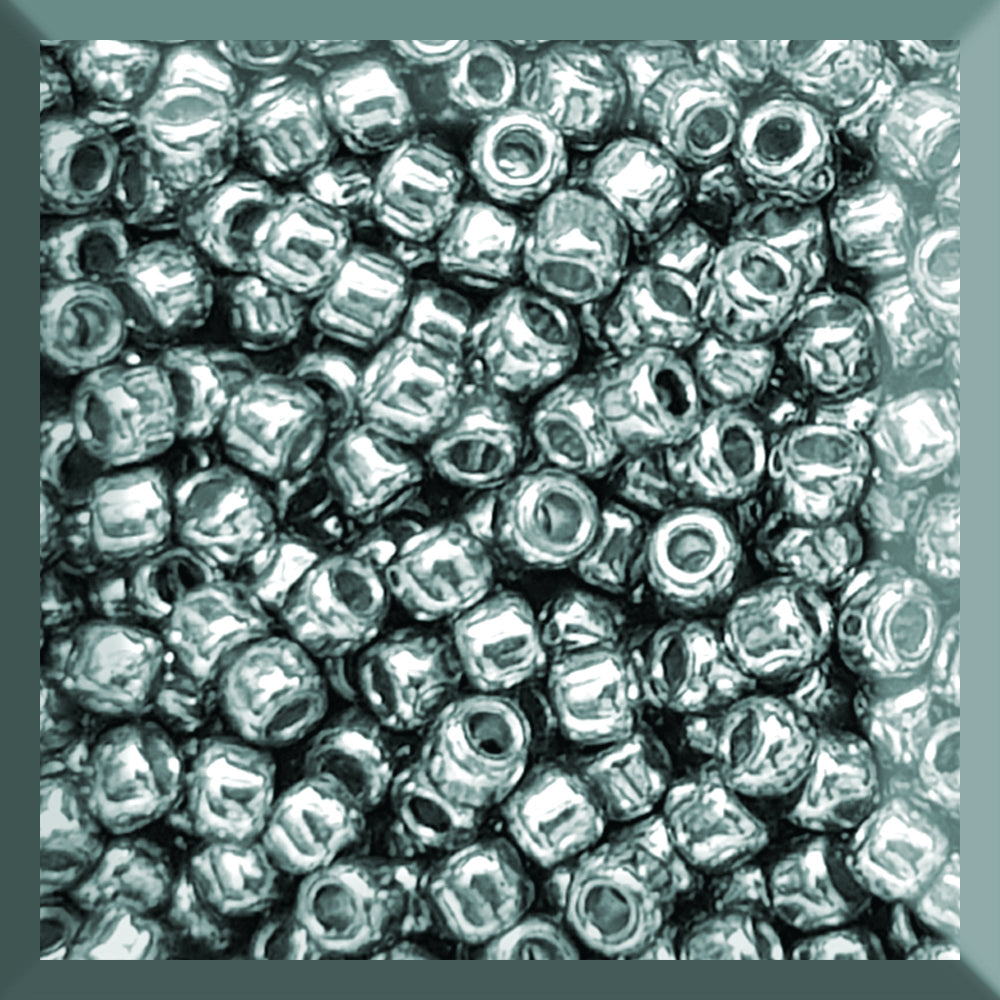 11/0 toho seed beads in blue slate galvanized TR-PF565 in a square window.