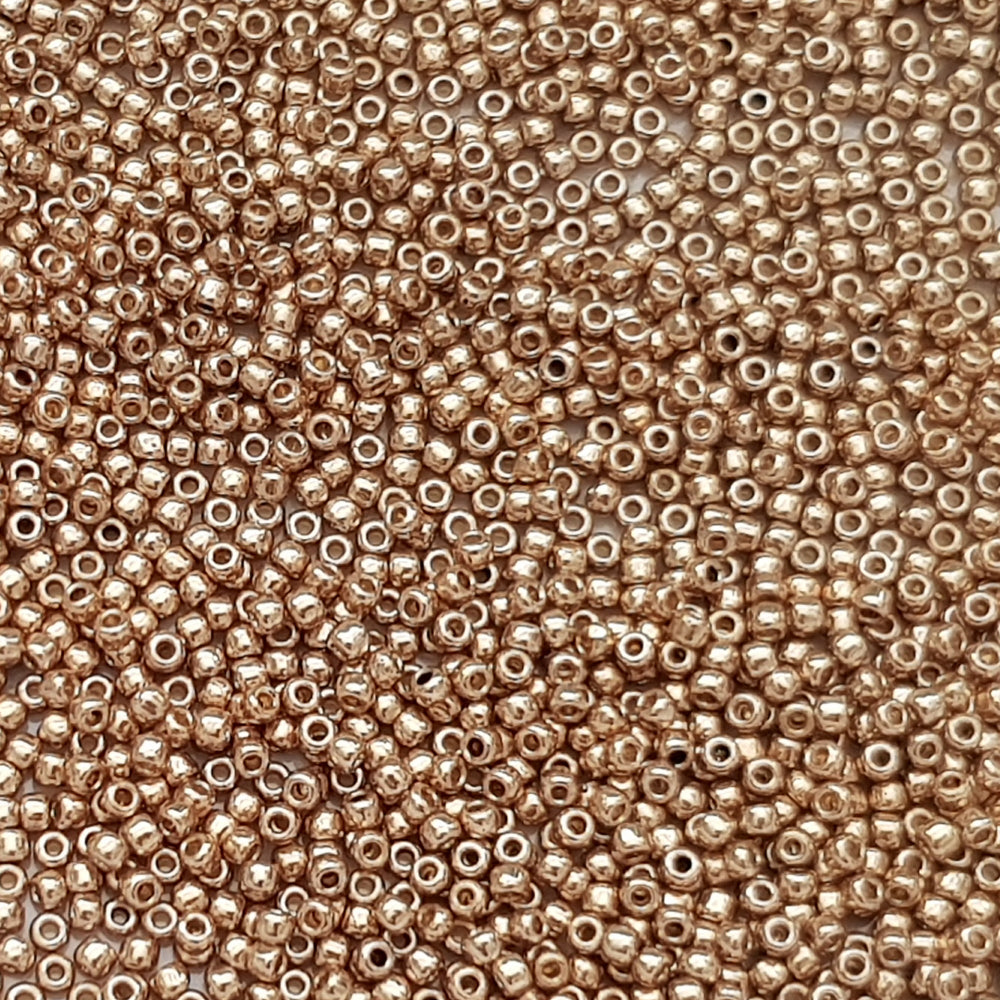 11/0 Toho Seed Beads in Golden Fleece Permanent Finish TR-PF592 close