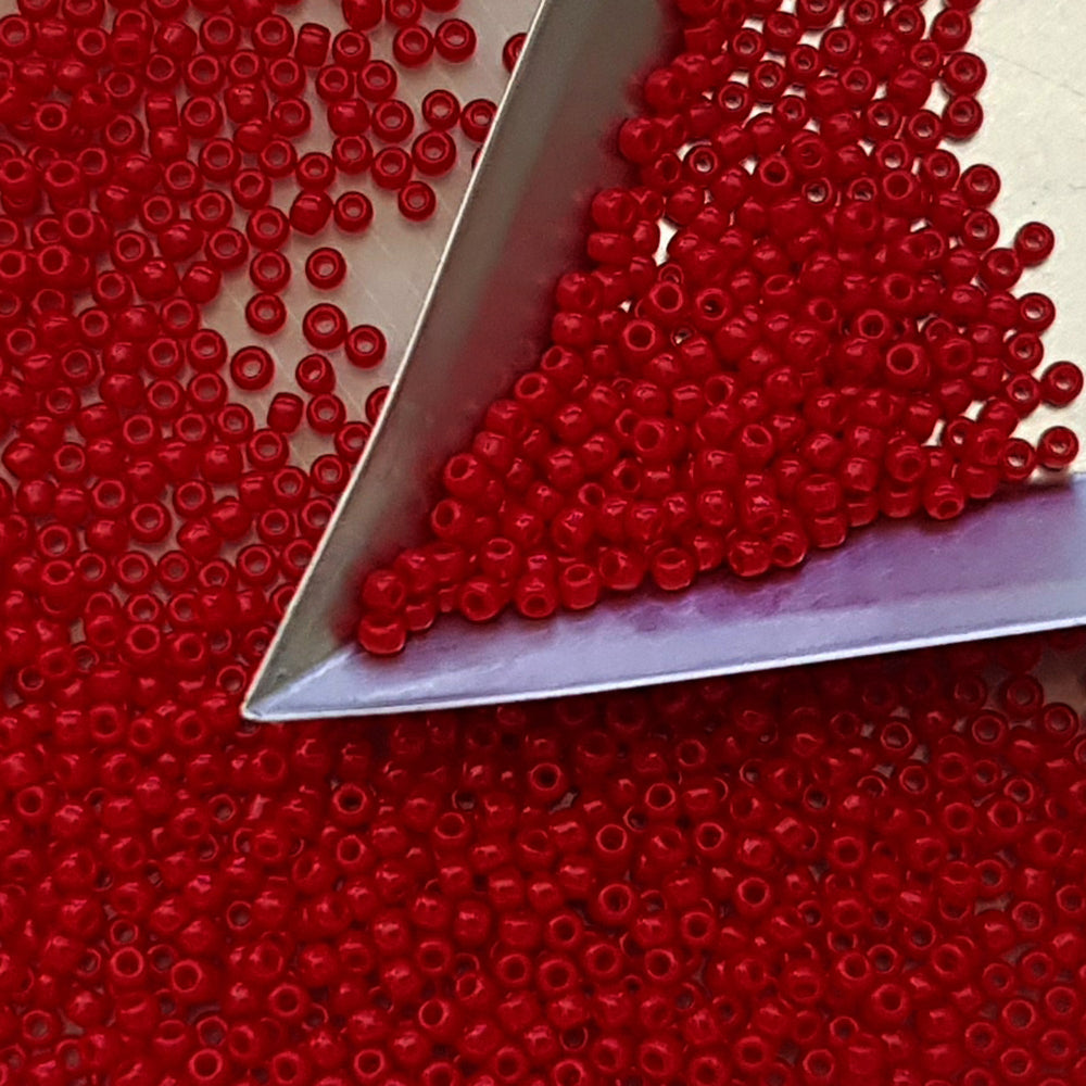 11/0 TR-45 Pepper Red Opaque Toho Seed Beads Triangle Scoop 