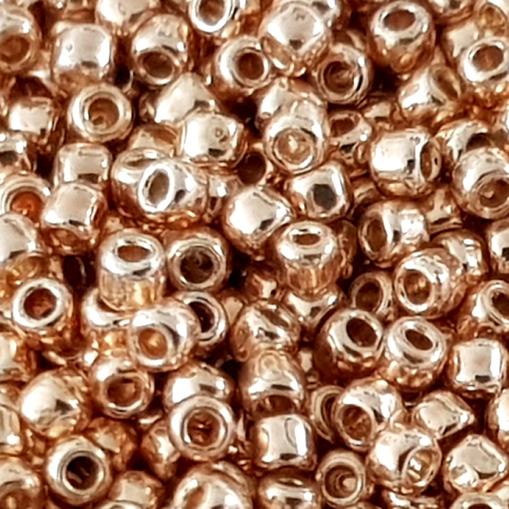 11/0 Toho seed Beads in Rose Gold Galvanized Permanent Finish TR-PF551 close upp