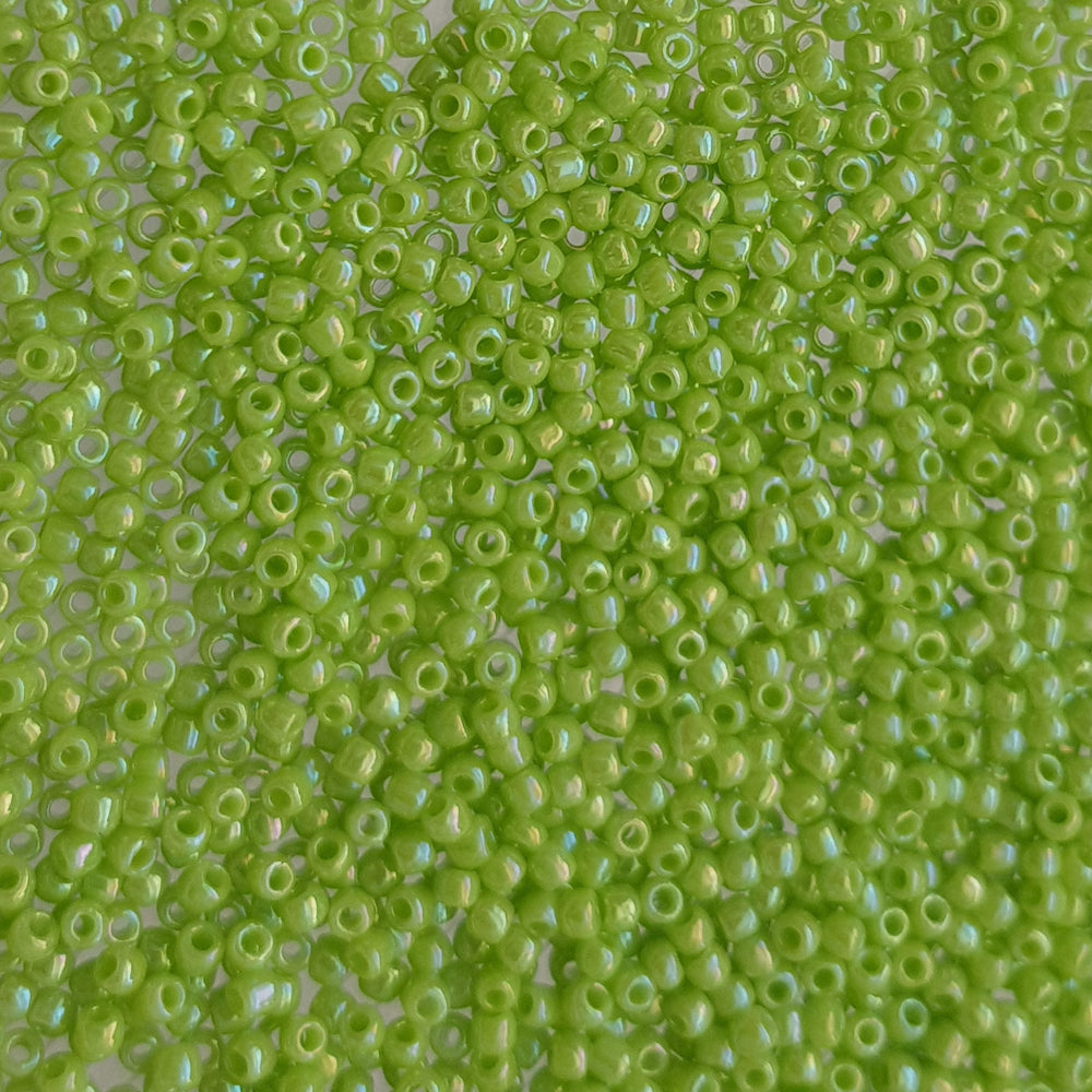 11/0 Toho Seed Beads in sour apple rainbow opaque TR-404 close