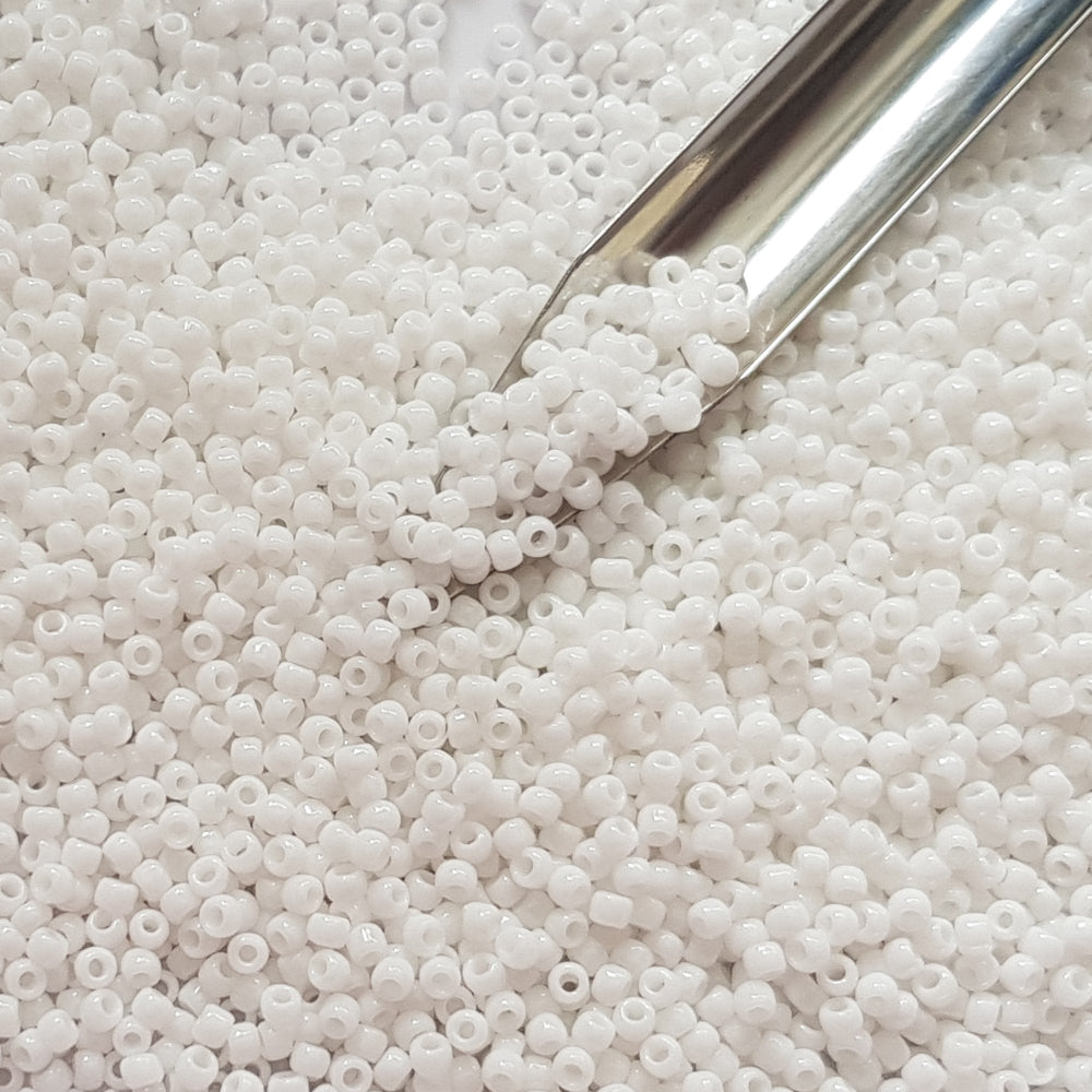 8/0 TR-41 White Opaque Round Toho Seed Beads - with a beading scoop.